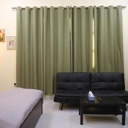 Luxury Private Studio Apartment Close To Airport Abu Dhabi Eksteriør bilde