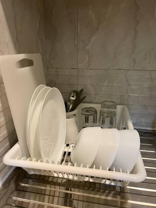 Luxury Private Studio Apartment Close To Airport Abu Dhabi Eksteriør bilde